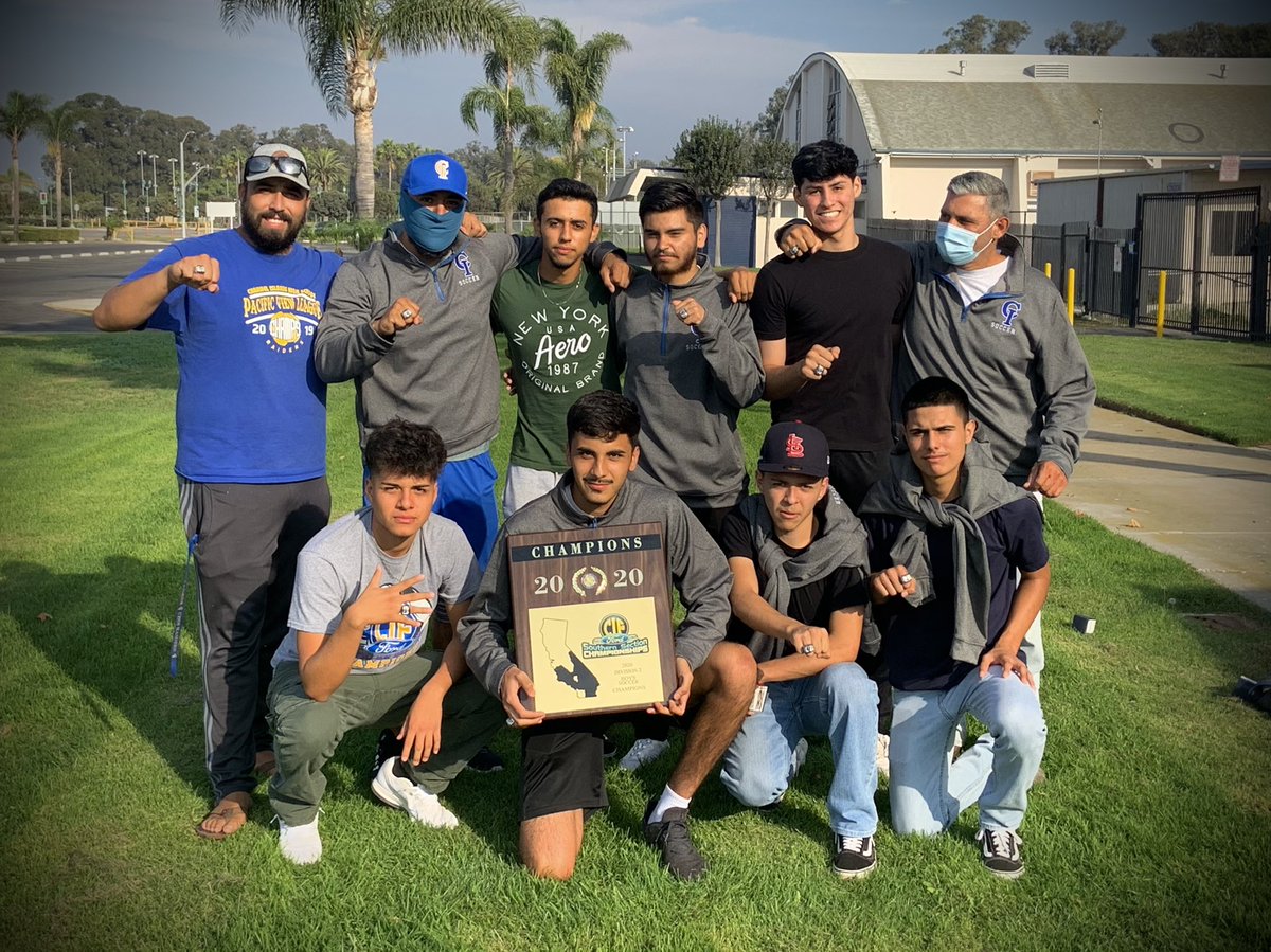 CIBoysSoccer's tweet photo. Some of the raiders posing with their CIF-SS D2 CHAMPIONSHIP RINGS !! #Forjuarez @vcspreps @cihs_raiders https://t.co/cql7QGRFoT