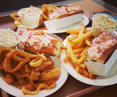 js_cod's tweet photo. We're all about healthy diets here at PJ's Family Restaurant ✨
Well, at least healthy portions 😏👀
Lunch &amp; Dinner Specials ➡️ https://t.co/Cs1Le8akNk
-
#MA #MAEats #PjsFamily #PjsFamilyRestaurant #SeafoodMA #MASeafood #Wellfleet #WellfleetEats https://t.co/N6XZ9aimo0