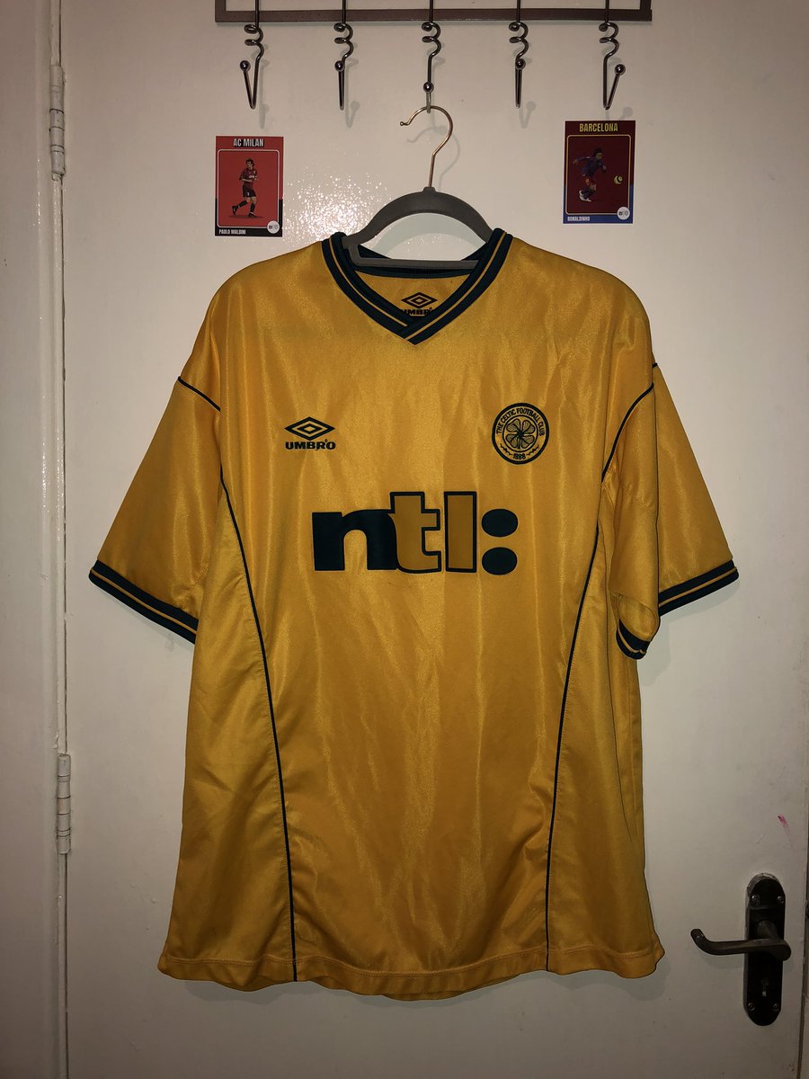 FootballShirtC2's tweet photo. @TheShirtMan_ @premier_shirts Hereโs my #TopOfDepops entry!
A Celtic 2001 away shirt in XL & Excellent condition for โฌ17(ยฃ15) ๐ https://t.co/O9VD0mtJZT