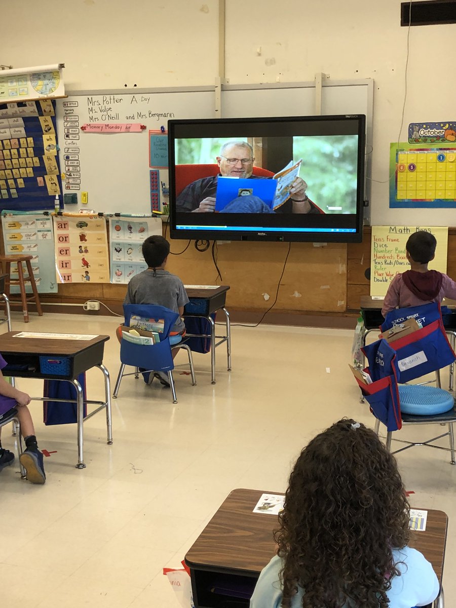 YaelGogolev's tweet image. 2nd GR Ss @sherryvolpe created a tour of key places in their hometown @googleearth &amp;amp; after listening to classic, How I Learned Geography @storyonline - SO awesome to see &quot;your place&quot; on such a global scale &amp;amp; make those real world connections #ewlearns @NorthSideEW #meonthemap