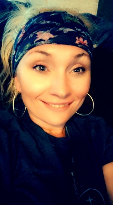 My hair goes to shit  when riding the Harley https://t.co/1txPJxJcPR