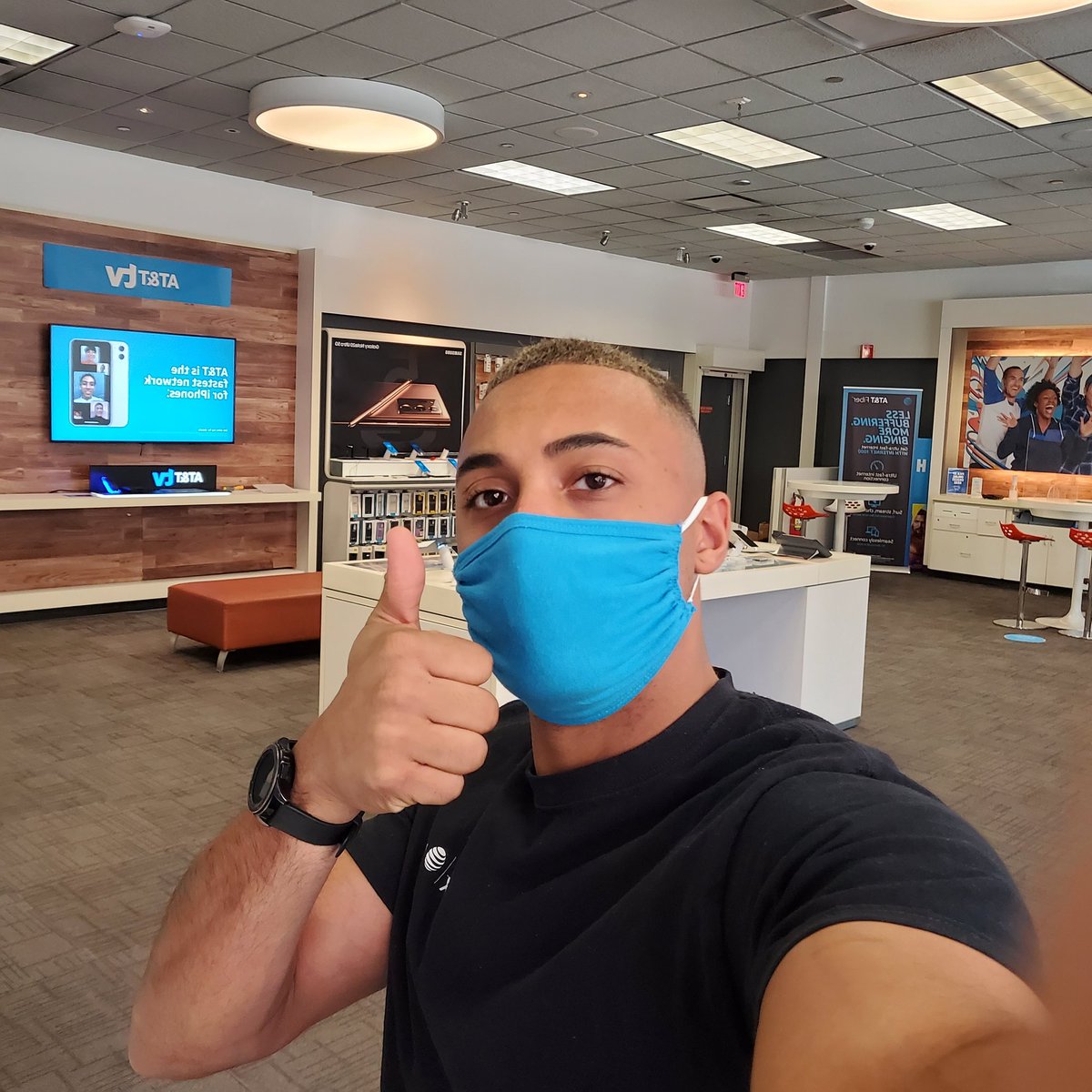 S/O from Evanston. This year has been a wild ride. But I wouldn't trade my experience with the <a href="/GreaterLakesMkt/">Greater Lakes Market 🌊</a> for nothin. 💯

Few hours left in the day - who's ready to win?! 🔥💸