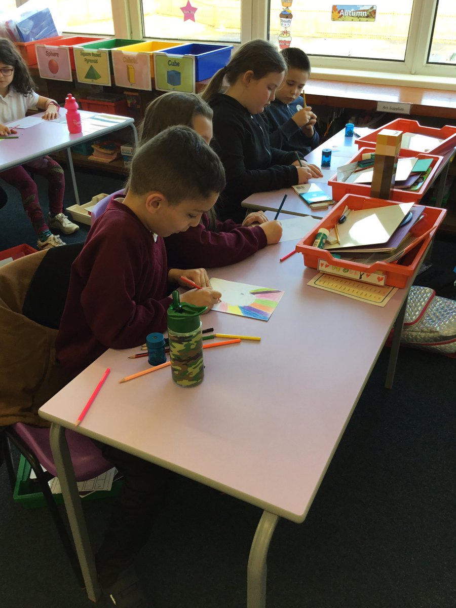 CPS20_Room4's tweet photo. P4 enjoying creating some colourful Auggie prints. #concentration #relaxation https://t.co/z5YPJHuHy5