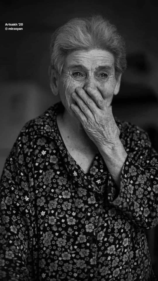 Manuk52787876's tweet photo. How will the world look the eyes of this woman?

#Armenia #Arstakh #war #aggression
#life https://t.co/yL5p7jPrs1