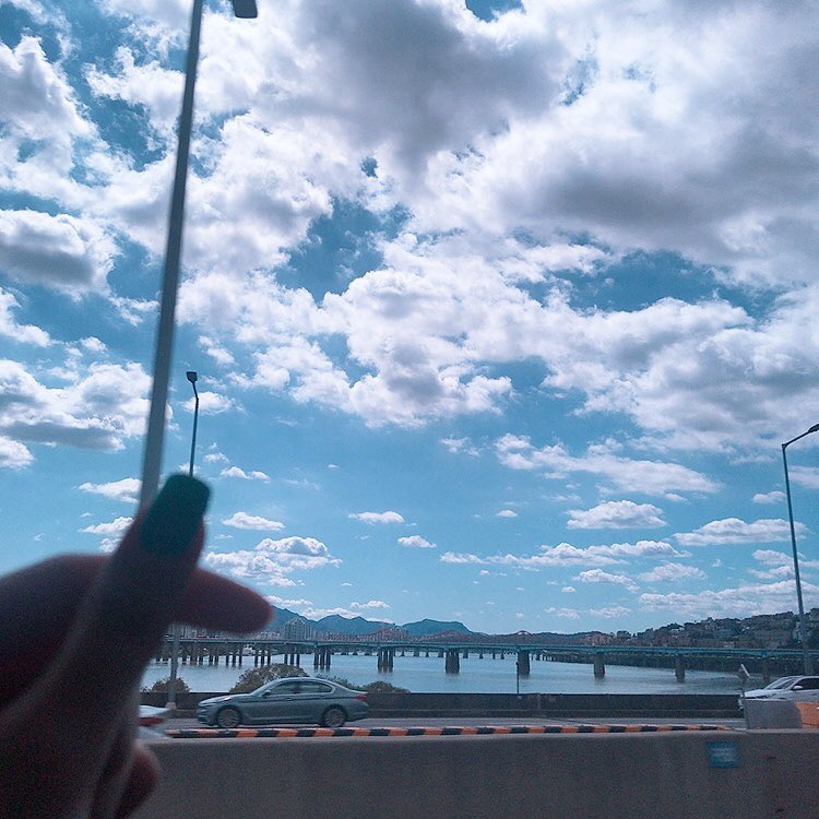 RocketPunchBRA's tweet photo. [#TWT] 05.10.20 | Atualização da Dahyun 🚀

"Ketchy, você teve um bom feriado em Chuseok? ~̆̈♡̆̈
Você pensou que eu tinha acabado com minhas fotos de infância, certo? ㅎㅎ
Aproveite o seu jantar, Ketchies 😉"

#로켓펀치 #RocketPunch #JUICY #BLUE_PUNCH @RocketPunch https://t.co/u29cBotmDA