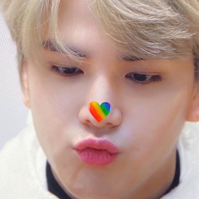 pls kith his nose, he want kith