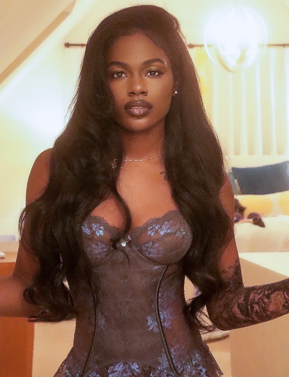 omeretta4l's tweet photo. New SavagexFenty brand ambassador Y’all know how much I love Rihanna I’m so excited🥰🧚🏾 https://t.co/MixTzXKxLR