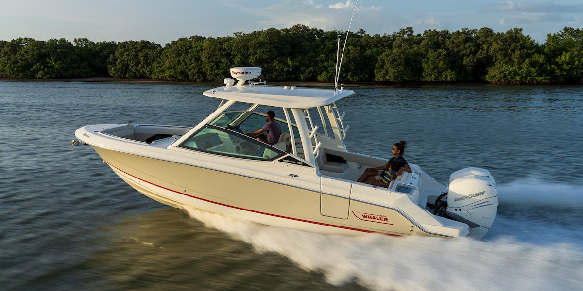 Boston_Whaler's tweet photo. Versatile, smooth-riding and comfortable, the #280Vantage is an all-access pass to on-water fun! https://t.co/i70M6MRJeX #whalermodelmonday https://t.co/cUqLTOOmXg