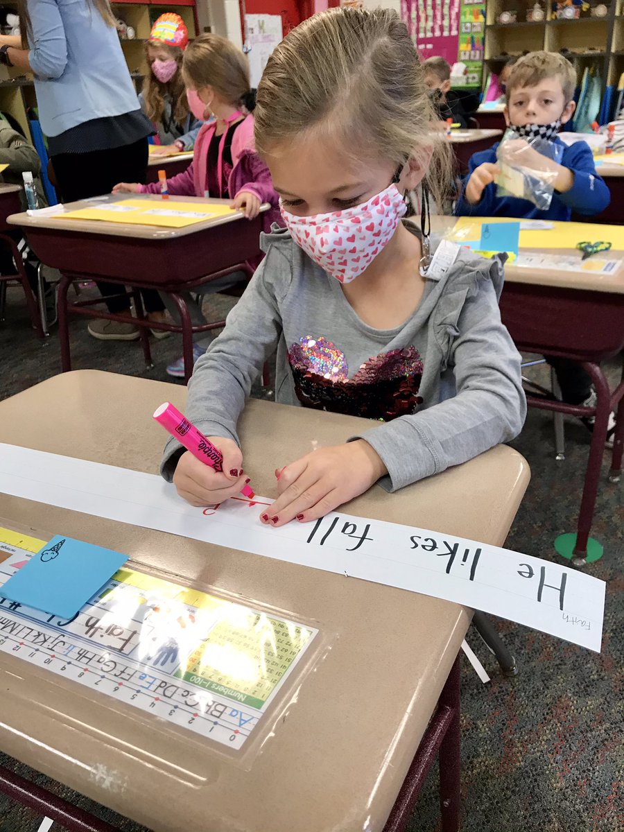MrsMartinSmiles's tweet photo. We can use correct punctuation at the end of our sentences! #WritingWorkshop #PunctuationPower #MakeLearningFun 📝📝📝 @EldaPrincipal https://t.co/E8Phi2AlW2