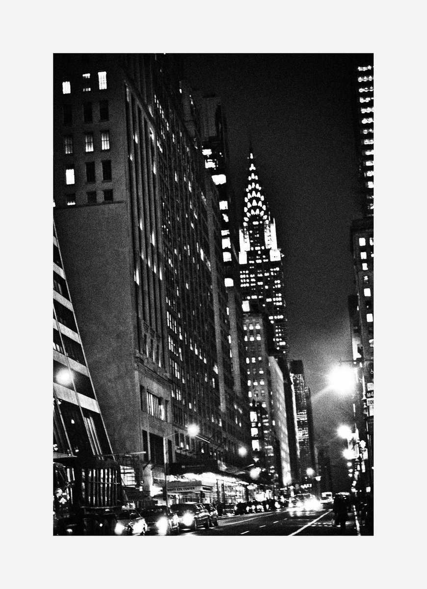 Tales of New York
https://singulart.com/en/artist/fabiolla-loureiro-9915