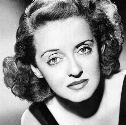  #Efemérides  #TalDíaComoHoy  #OnThisDay  #Cinematography  #Actress  #BetteDavisHilo 17 tweets.1989.Hoy, 6 de octubre, fallecía Ruth Elizabeth Davis, BETTE DAVIS (n. 1908), actriz de teatro, cine y televisión.Un hito del cine.Años activa: 1929-1989.2 Óscar (11 nominaciones).