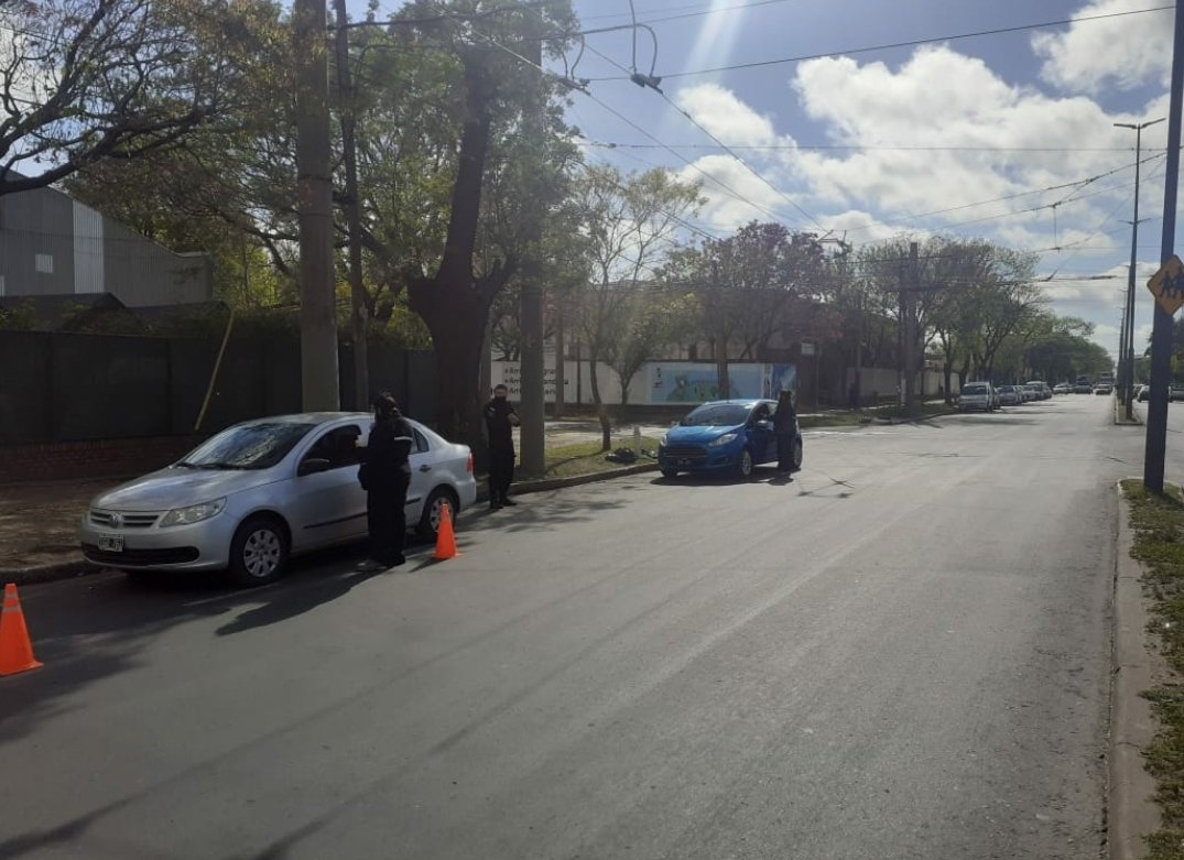 pablojavkin's tweet photo. ACCIONES DE GESTIÓN 5/10/20
Vecinas y vecinos, les comparto el resumen de las actividades de gestión de hoy:
📍Se realizaron operativos de control de tránsito, documentación y condiciones de seguridad, en Circunvalación y Mendoza. https://t.co/QKtr2NZKQ6