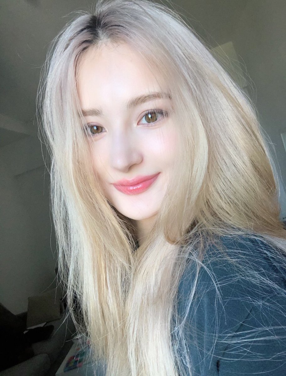 lanastuff's tweet image. LANA BLONDE EXCUSE ME?

@Hicc_LANA #LANA #라나 #拉娜