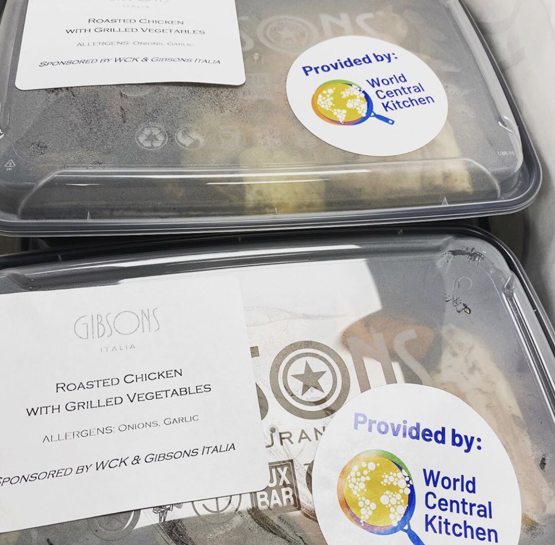 GibsonsItalia's tweet image. Team Italia working hard to deliver 110 hot lunches to CORE [their team is working diligently on Covid testing] in partnership with the amazing World Central Kitchen. // Thank you, @WCKitchen. #ChefsForAmerica #GibsonsItalia