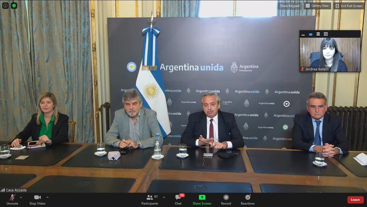 Hoy participé de la reunión  "Dialogos con Dirigentes" encabezada por nuestro Presidente @alferdezok organizada por la Corriente Nacional de la Militancia, junto con <a href="/CrisAlvarezRod/">Cristina Alvarez Rodríguez</a>
<a href="/RossiAgustinOk/">Agustín Rossi</a>  <a href="/FilmusDaniel/">Daniel Filmus</a>
Un encuentro de reflexión, militancia y peronismo ✌🇦🇷💜💚