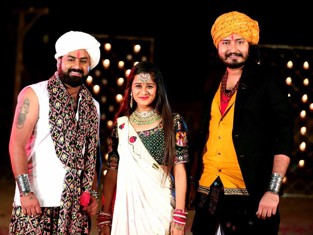 RamiTrusha's tweet photo. #umeshbarot #trusharami #vinaynayak 
#NEW #song #shuting #picture https://t.co/YE6bdkYjKm