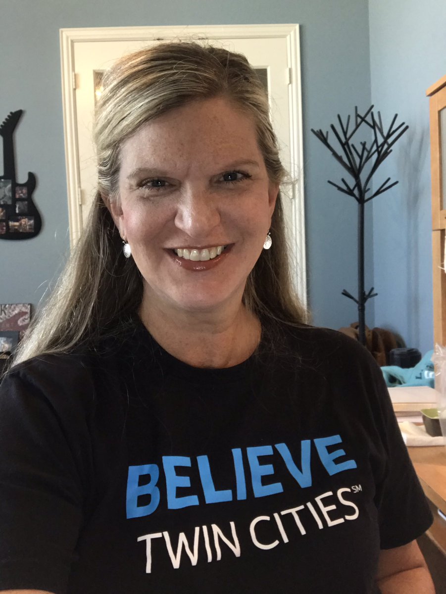 BeckyAlamatMass's tweet photo. Shout out to Team BAM on this first day of #ServeCustomersFirst week! Did you see how I threw that football in the #RenzLeaderz video? #lefthandQB You are all #BAMtastic @trish_renz @BCS_NBSCParamus @BCSS_NBSC_MNBLM @BRMProud @CerritosNBSC @BCS_NBSC_LAF @loribowersMO #MDSprojects https://t.co/o4FiIGjyiC