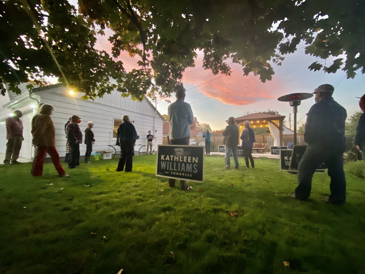 WilliamsForMT's tweet photo. Ending the day in Hamilton tonight! What a great day of the #SolutionsTour. Thank you to everyone who came out! #mtal #mtpol https://t.co/8ajN94yRAo