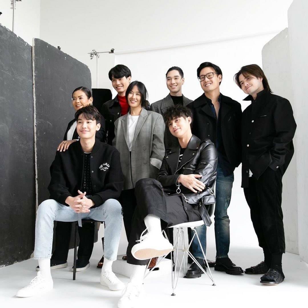 Pionner2454a's tweet photo. I see that there are those who are sitting, happy and in the foreground, and as usual, that is not Win.

@winmetawin #winmetawin #snowballpower #bbrightvc
#ไบร์ทวิน  #BrightWin https://t.co/bvAVM3gbL8