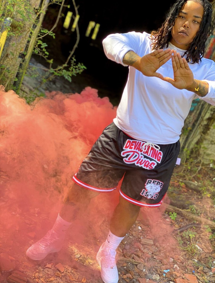 I believed i could so i did 🤷🏽‍♀️, never worried about the naysayers. This WOMAN made it into DELTA LAND.  🔺🐘

#Dime
#EpsilonEta
#TheConTENder