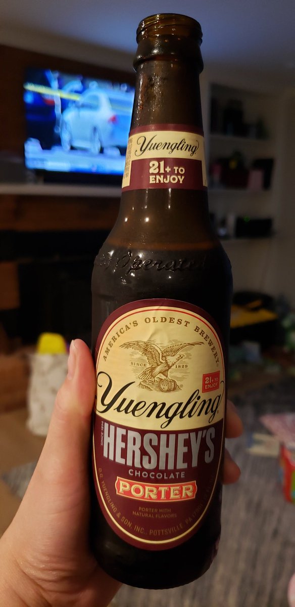 Lynn_k_c's tweet photo. A good way to get chocolate wasted! @yuenglingbeer #ChocolateWasted https://t.co/89UKLYG7T4