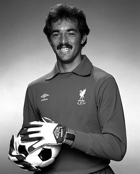 Happy birthday Bruce Grobbelaar(born 6.10.1957)
1981-1994 LFC 628 games,0 goals  