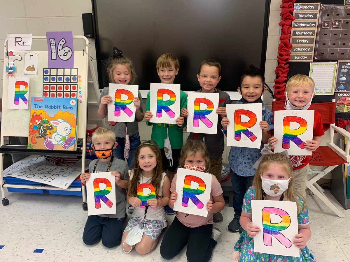 CCPSHENCLASS's tweet photo. Letter Rr brought to you by rainbows, races and rockstars @cullmanprimary #CCPSBest #LetterExperts #rocknroll https://t.co/GpW8ltMxgc