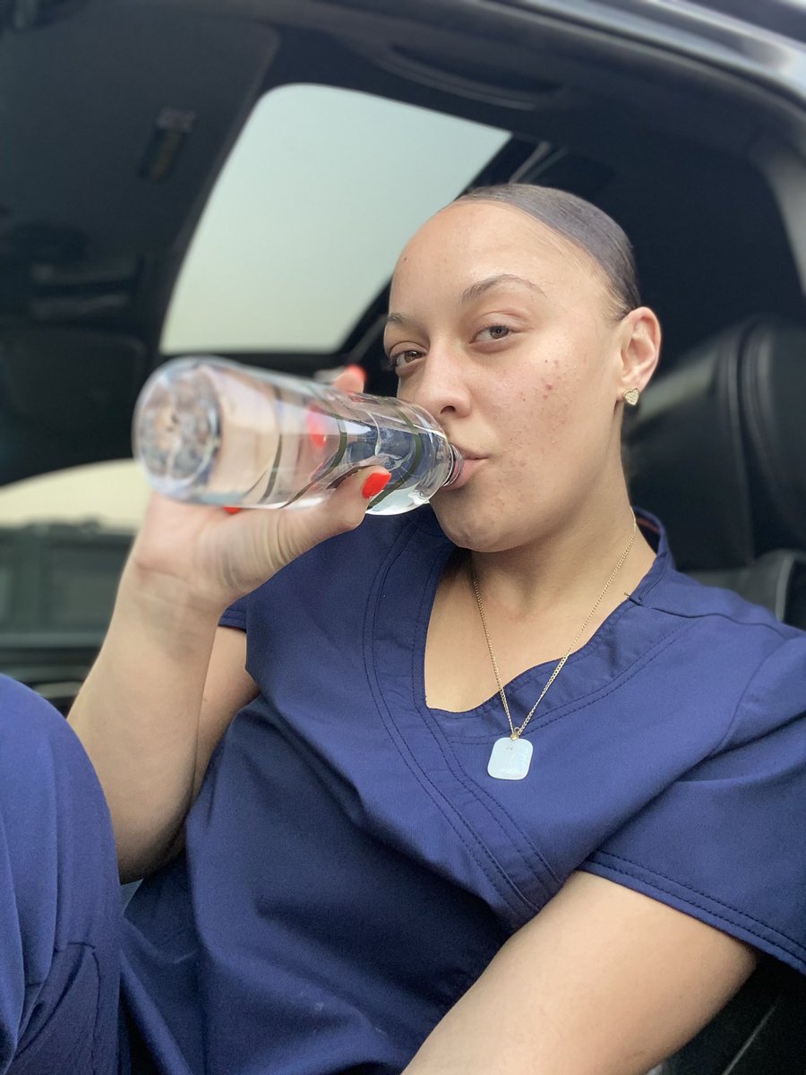 slimthick_5280's tweet photo. Phlebotomists need to stay hydrated too 💦🤞🏽 - support you’re local black owned business @3AMwater https://t.co/3NH3sbIXIu