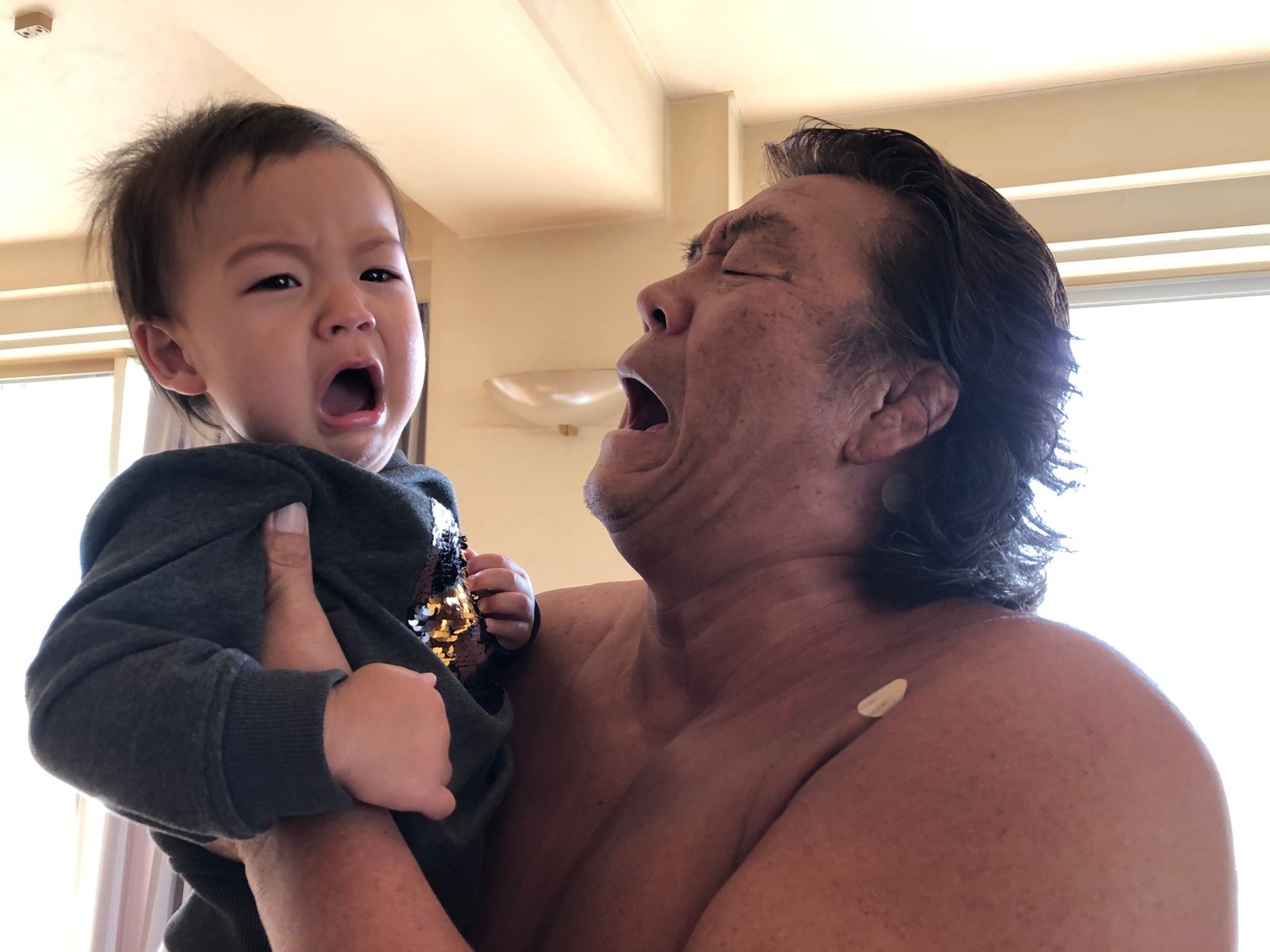 長州力 エッ 由真 嘘だろ 鬼から電話アプリの私の声を由真に聞かせたら大泣きを これは広告の仕事とはいえ家内や娘からも怒られ 今や我が家は大変なことになってます 鬼から電話はお前たちだ T Co T8wvuqnig3 長州力 鬼から電話 赤鬼