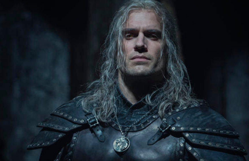 ProdSerie's tweet photo. Para a nossa alegria, a #netflix divulgou hoje as primeiras imagens da segunda temporada de #thewitcher, em produção no Reino Unido. 

As fotos mostram Geralt de Rívia, personagem de Henry Cavill, de armadura nova, que será usada na próxima temporada.

#producaoemserie https://t.co/l5IpOE2mVh