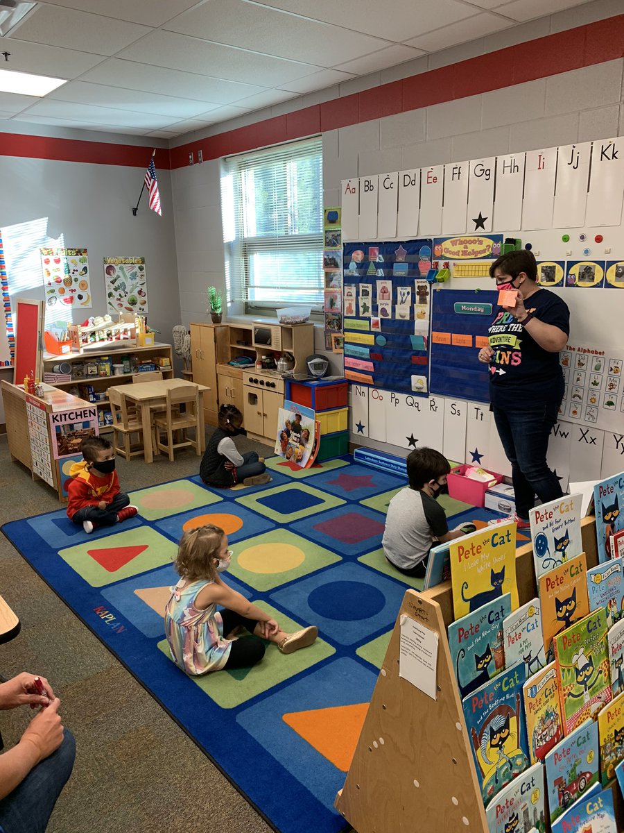 _MerriamPark's tweet photo. What a great day at Merriam Park! Welcome back PreK-2 Group A students! https://t.co/oTNHSci6hD