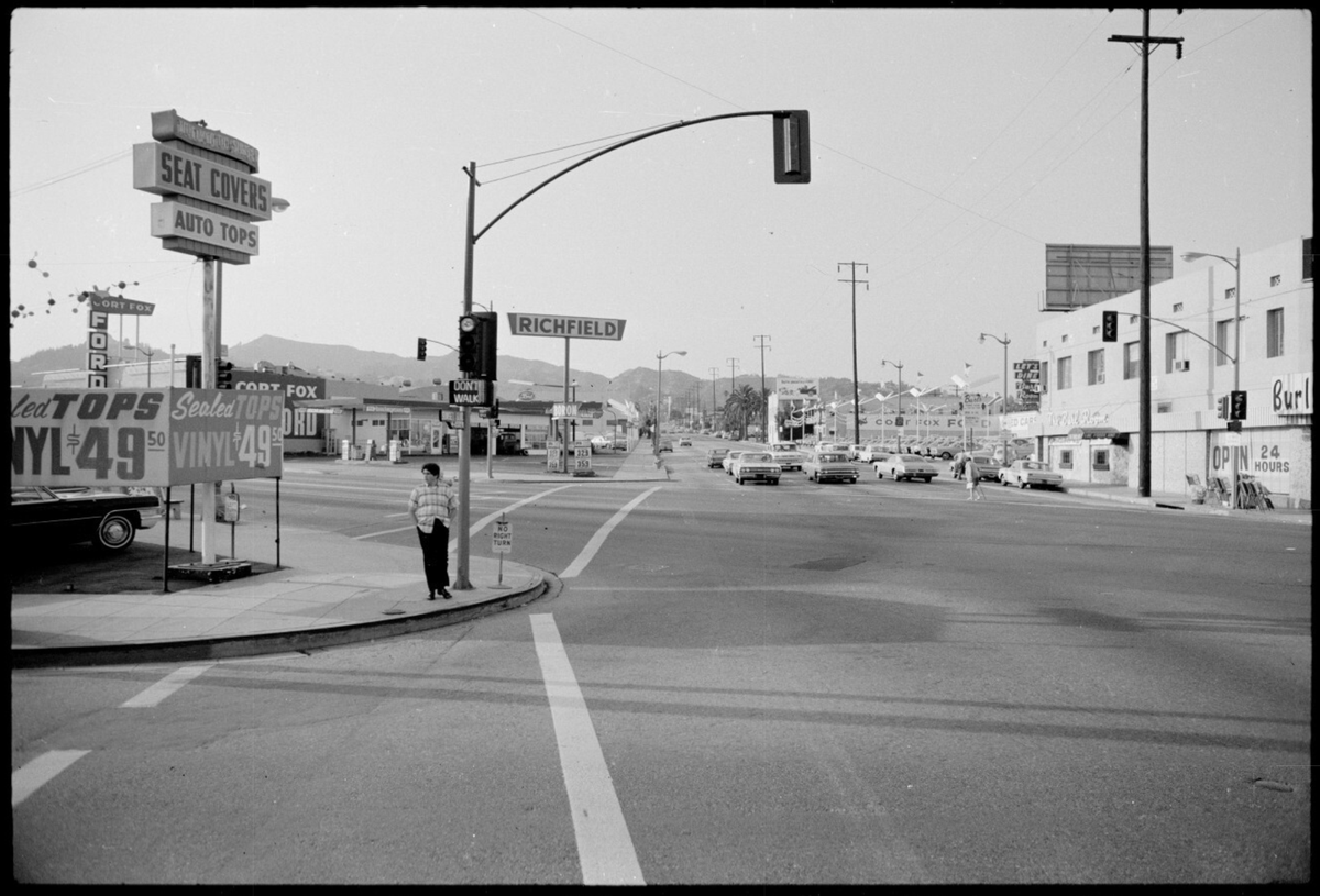 also enjoyed this shot of the monstrosity that is the Hollywood/Sunset/Hillhurst/Virgil intersection. some say that kid is still waiting to cross to this day
