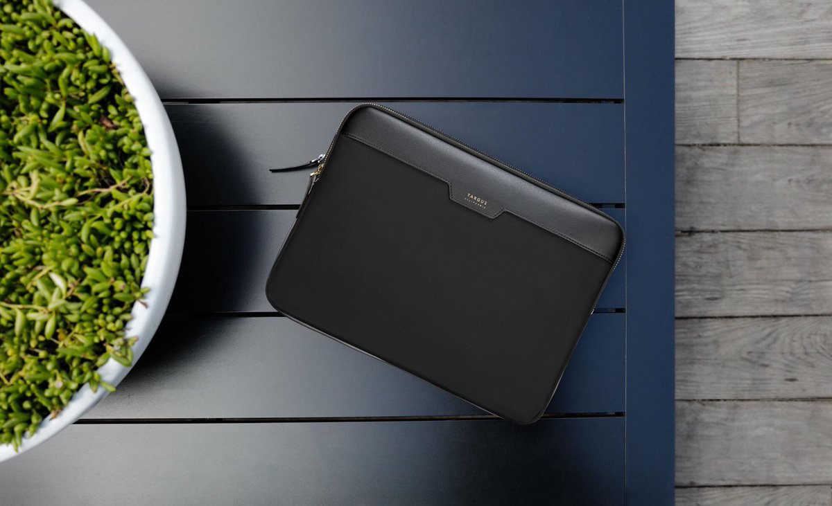 Delgada y elegante, la funda Newport de 13-14 ”mantiene tu computadora portátil protegida y segura. 

Disponible en 
Chile 👉 bit.ly/33yvh55 (Precio ref. $32.990) 
Código: Tss1000