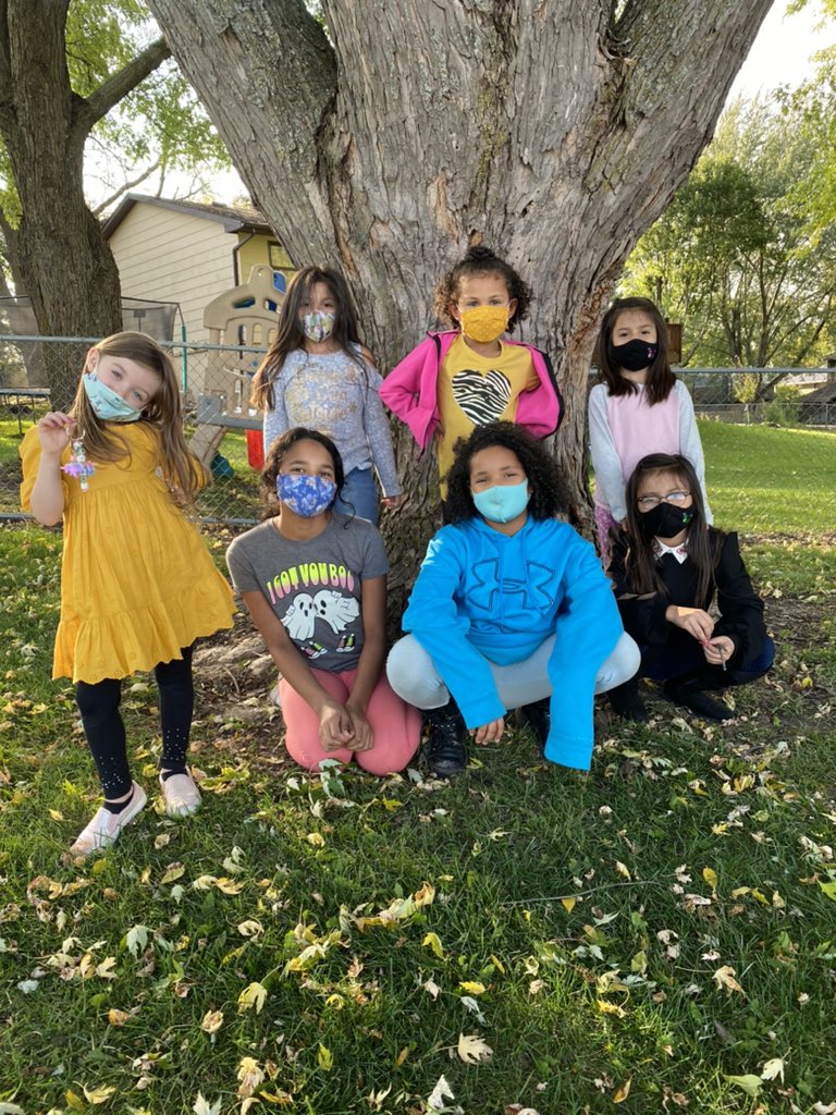 These 7 girls reminded me how much fun you can have with nature, 30 minutes of your day and a phone! So thankful for these girls and the fun we have!! #afterschoolfun #gagegators