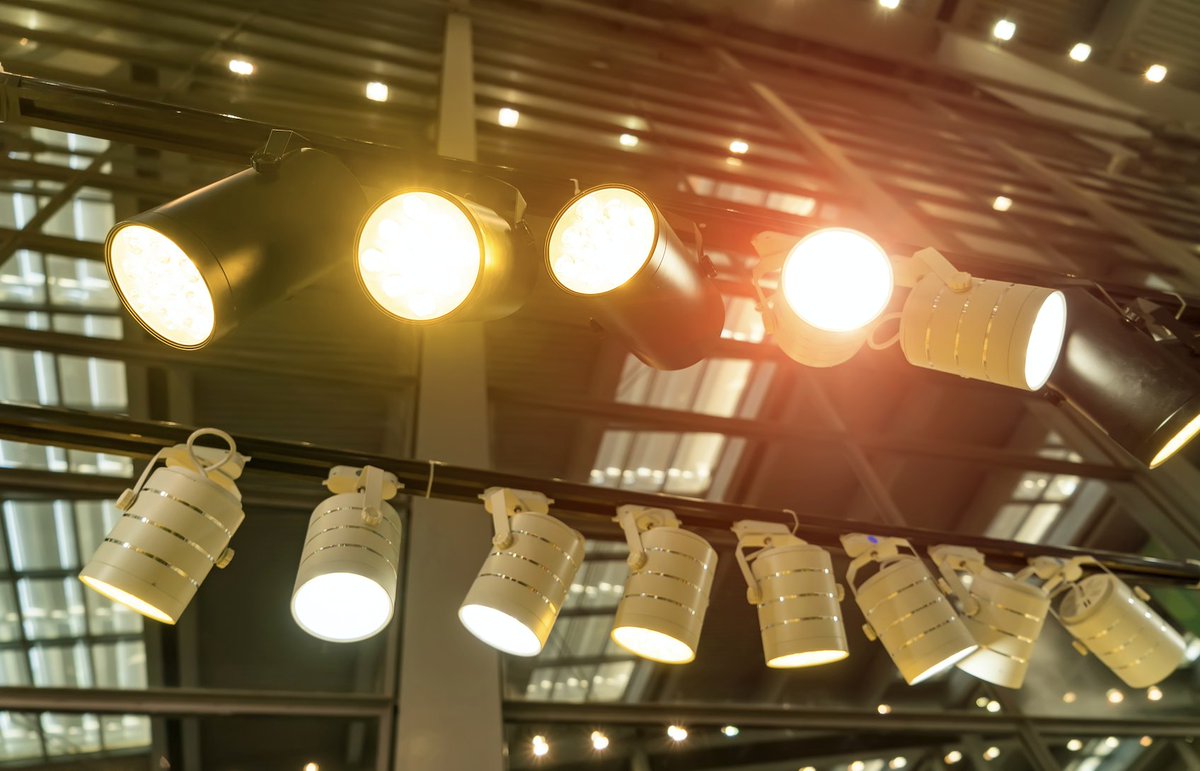 Lights, camera, action 📸Consider adding ceiling lights to your space. Get rid of that awful fluorescent lighting and make your space POP!
bit.ly/30fL6eO