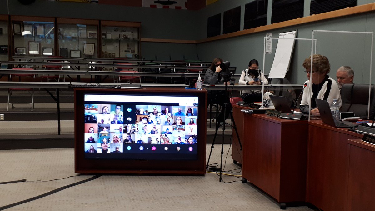 LindaMywaart's tweet photo. @FMPSD the Board is into discussion with parents and administrators at our Joint Networks meeting being held electronically #workingtogetherforkids #manyvoicesonepurpose https://t.co/jrN5oFiVy0