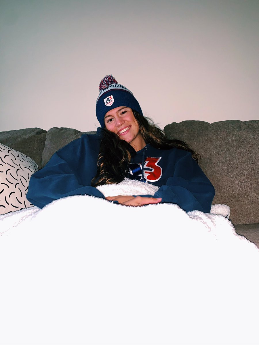 Do you know what time it is... it’s time to cozy up in my <a href="/a3performance/">A3 Performance</a> apparel!! Had a good morning and afternoon session today &amp; now it’s time to relax!! Also... 1 week till I leave for Budapest for ISL Season 2!! Go Dors <a href="/calicondors_isl/">Cali Condors</a> 🦅 #a3performer