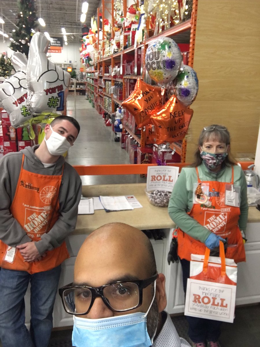 CalderObed's tweet photo. Thank you to all cashiers. CAM appreciation kickoff with wonderful cashiers at 0953 @babb_steve @giantsmonkey @EdwardFynn09 @dor7ioan https://t.co/IQQ3yg79c7