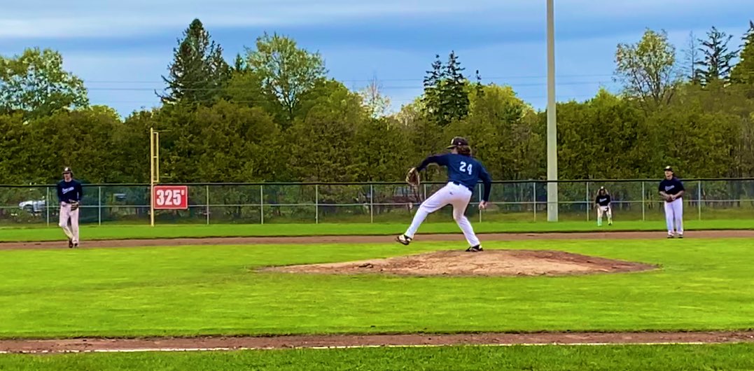 Levely52's tweet photo. Cam and Ty rolled out a pair of sweet innings of middle relief in against Vaughan! @barriebaseball @2005_elite https://t.co/H0Kk3rjsjT
