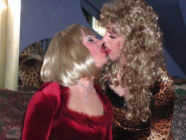 Transvestite oral curious