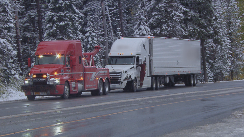 HWYThruHell's tweet photo. RT if you're watching #HWYThruHell NOW on @DiscoveryCanada https://t.co/wMV1shhuzQ