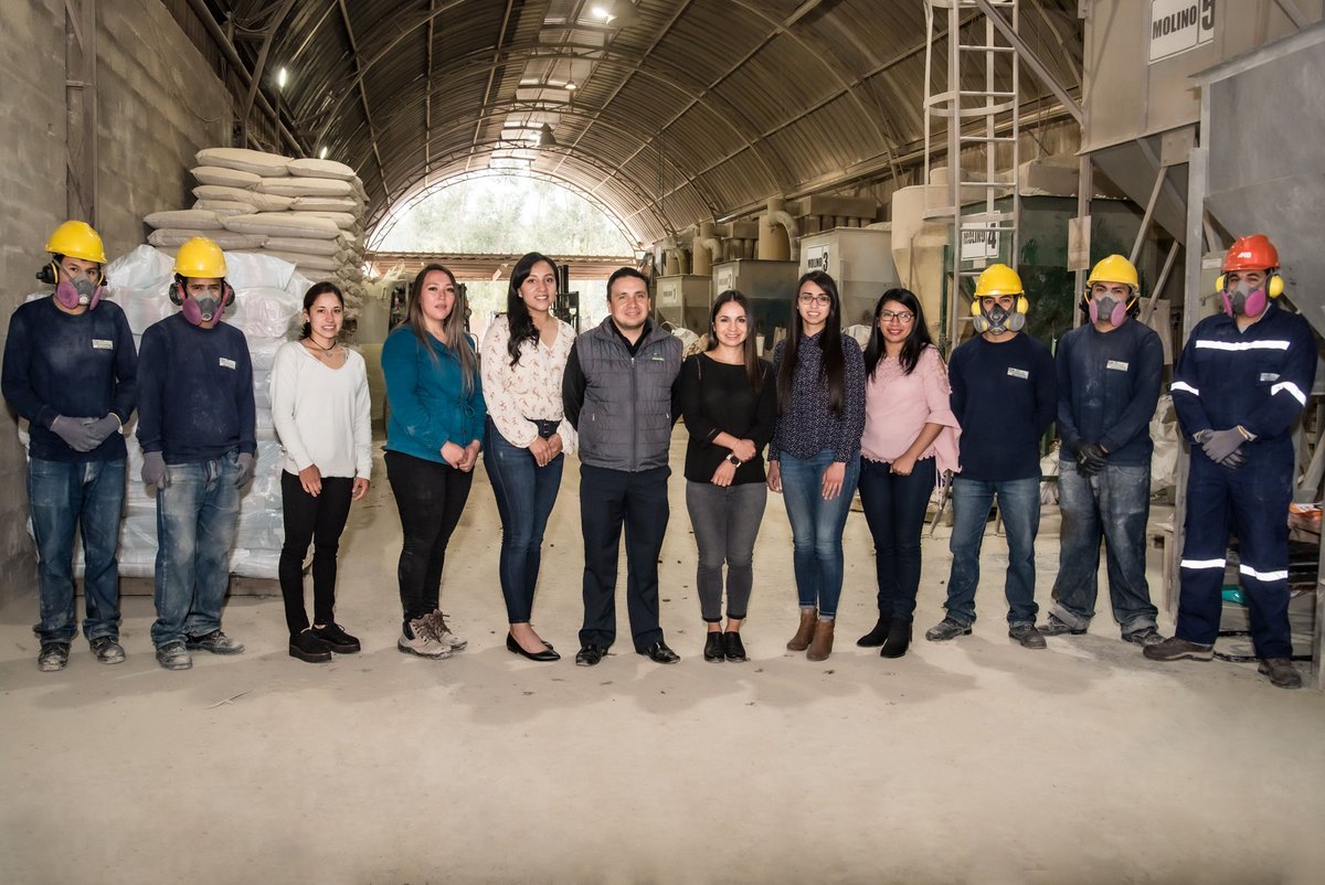 AJECUENCA1's tweet photo. Te presentamos a nuestra socia Cristina Bravo Gerente y accionista de MINMETEC ECUADOR  CIA. LTDA.  quienes llevan más de 20 años en el mercado nacional 🇪🇨 y se dedican a la producción y comercialización de minerales no metálicos además de una línea industrial, construcción. https://t.co/727Rxpvnce