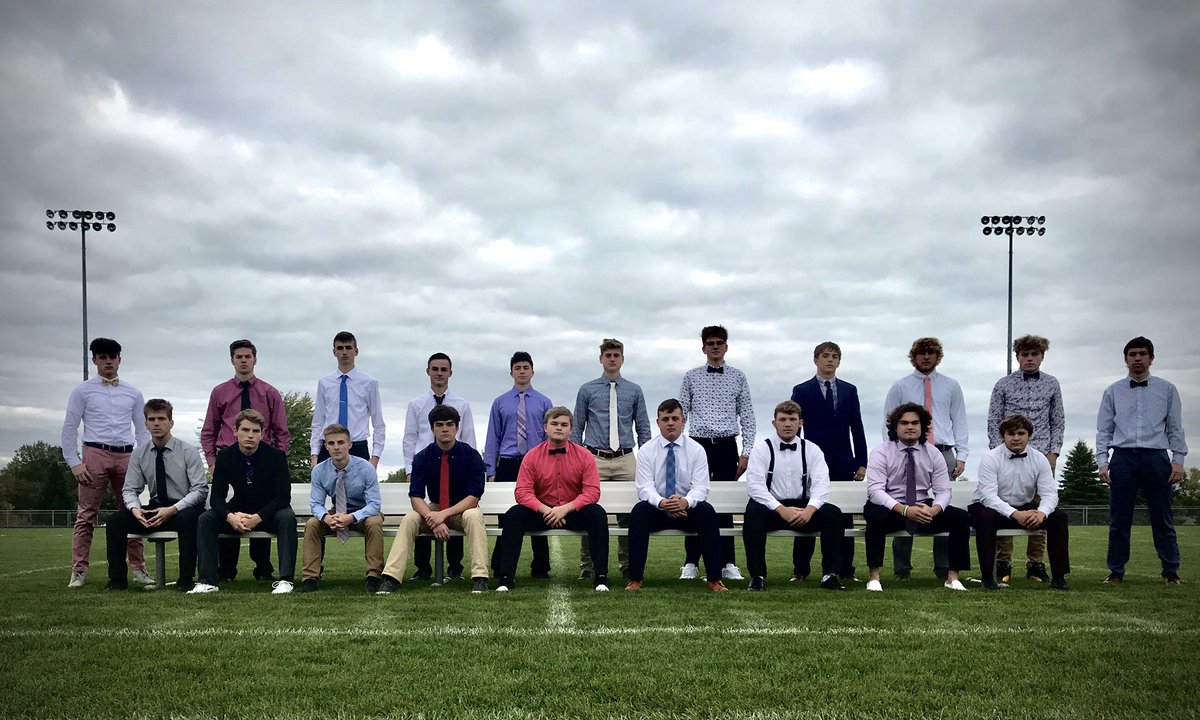 Foxes Football Seniors 2020.
#GoFoxes 
#DayByDay