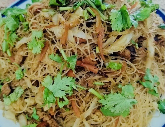 GhostKitchen's tweet image. It’s People’s choice for Dish of the month October, please vote and a winner will be finalised at Thursday noon. 
Traditional Taiwanese Street Food THIN rice noodles VS THICK rice noodles~ 
What’s your flavour?! 

 #米粉VS米苔目
Order through Mr Yum, Door Dash or EASI