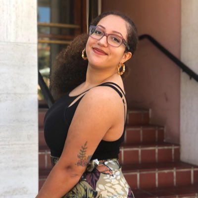 27. This  #HispanicHeritageMonth, make sure to drop by & say "Hey!" to Melonie Vaughn ( @melonievaughn_) a neuroscientist & PhD Student @ UCSD. Melonie is a Harvard &  @Dulaclab alum researching risk & resilience to trauma.