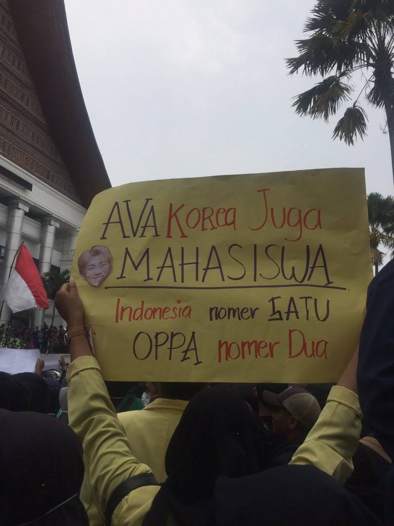 Monmaap <a href="/pledis_17/">세븐틴(SEVENTEEN)</a> aku mau ngurusin urusan negara dulu
#DPRRIKhianatiRakyat