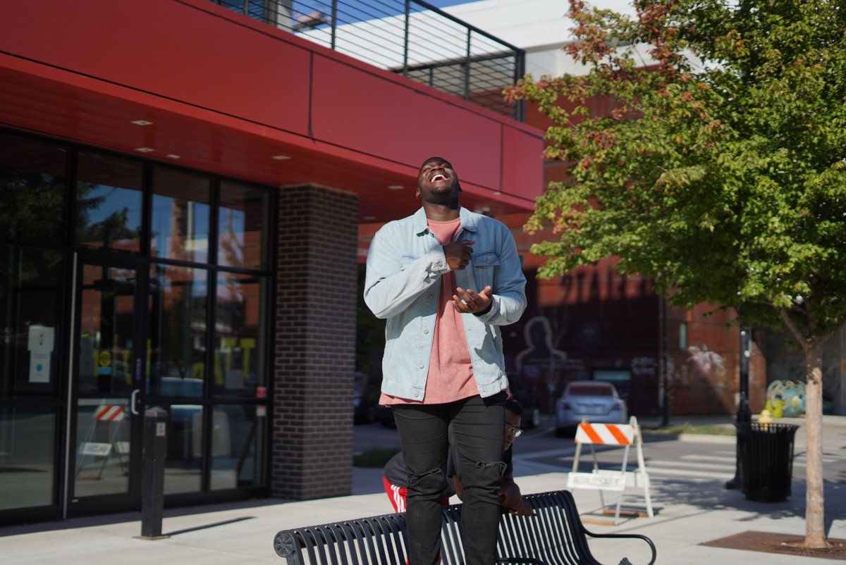 TheSeventhMusic's tweet photo. “You got 30 secs to tell me a joke.” 

#Resonant #Artist #Houston #Tulsa #ROADS  #RecordingArtist #Music #RnB #Pop #HipHop #Soul https://t.co/AOzlIwITW2