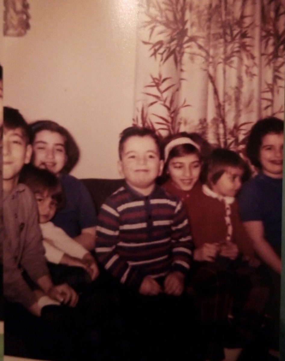 dancerdiva1977's tweet image. This when I was a kid. With my family. Brings back a lot of memories. Miss them all