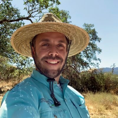 49. Have you met Dr. Jorge Ramos ( @JorgeRH2O)? Here are some of his interests: Environmental Ed, Carbon Cycling,  @StanfordJRBP,  @ESA_SEEDS, &  @LatinoOutdoors. Give him a follow & learn so much this  #HispanicHeritageMonth and beyond!