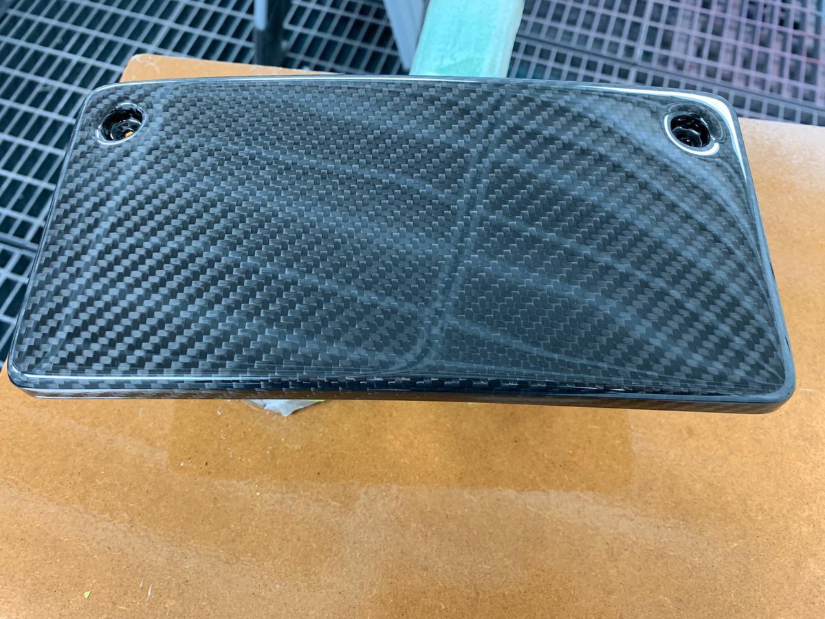 PuzzleMotor's tweet photo. Poder trabajar mano a mano con @ToyotaPrensa con la creación en exclusiva de un #portaplacas fabricado en carbono 100% para el espectacular #GRSupra2020 es algo realmente increíble,presentes en el deportivo japonés 20 años después en una bestia muy radical y con estilo y garra https://t.co/W5ElSuovzF